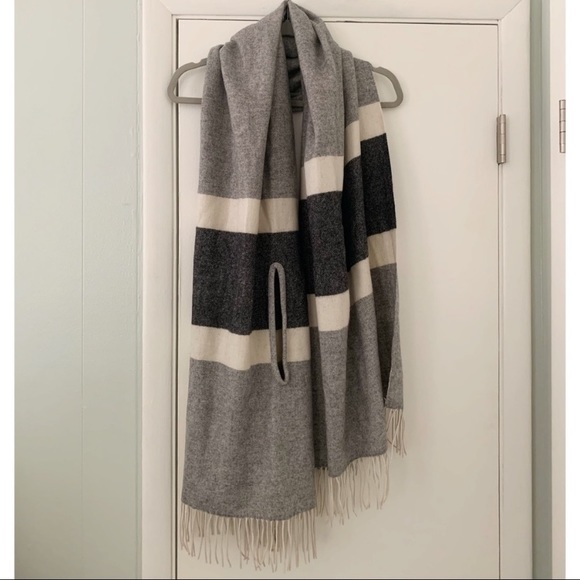 🎉HP🎉 NWT Madewell Grey and White Wool Striped Boho Cape - Picture 10 of 10